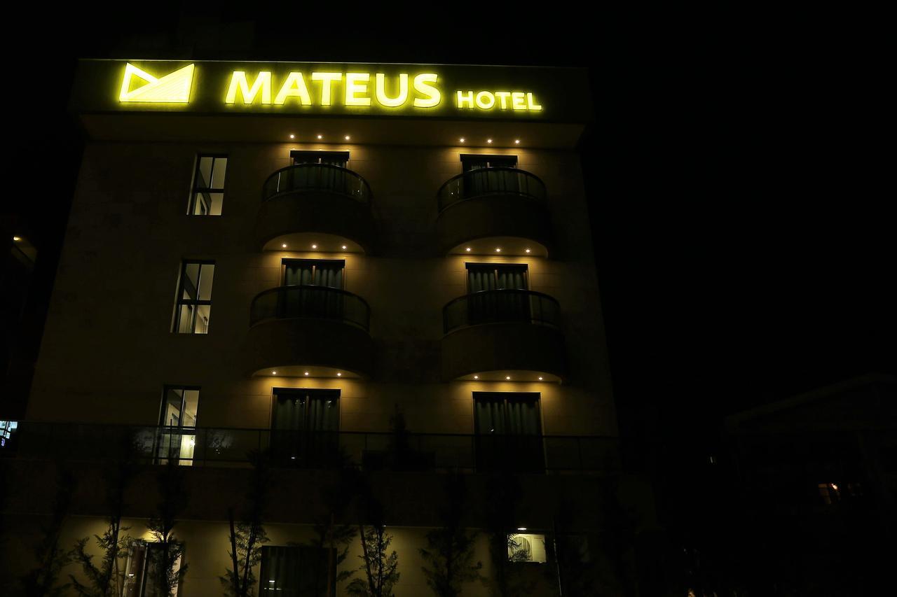 Mateus Hotel Jounieh Buitenkant foto